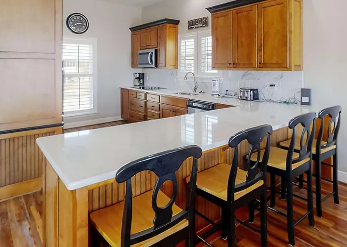 Steps From The Gulf-front W Balconies Gulf Views Ac & Wifi