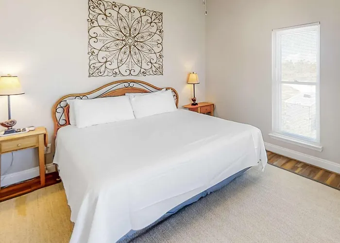 Steps From The Gulf-front W Balconies Gulf Views Ac & Wifi *