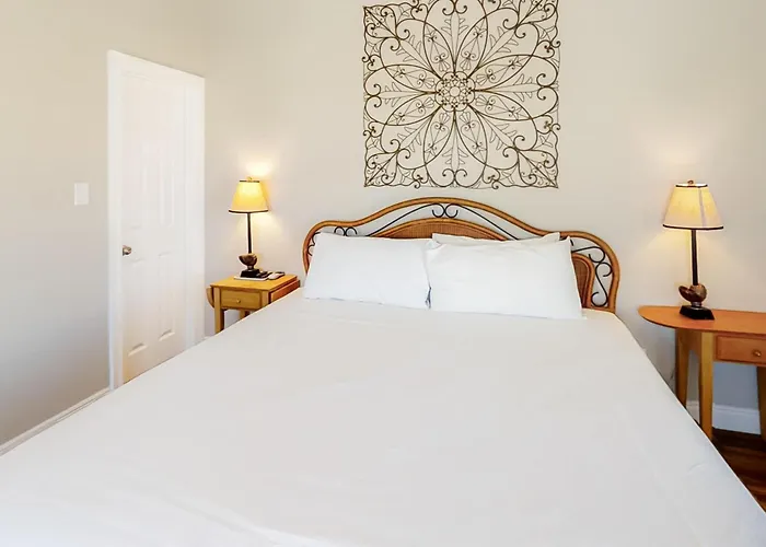 Steps From The Gulf-front W Balconies Gulf Views Ac & Wifi Holiday home *