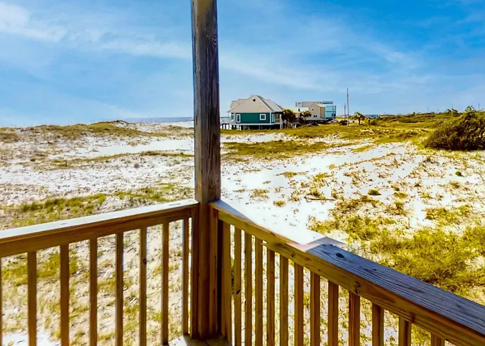 Steps From The Gulf-front W Balconies Gulf Views Ac & Wifi Holiday home *